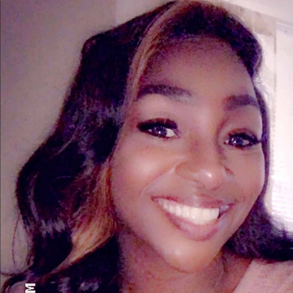 Meet your Posher, Alesha